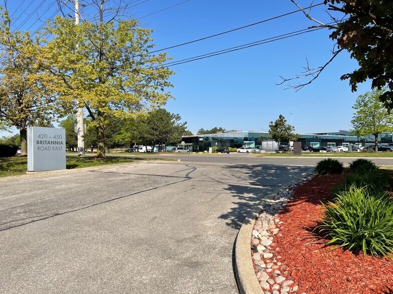 More Photos Of 420 Britannia Rd E, Mississauga Unknown For Lease