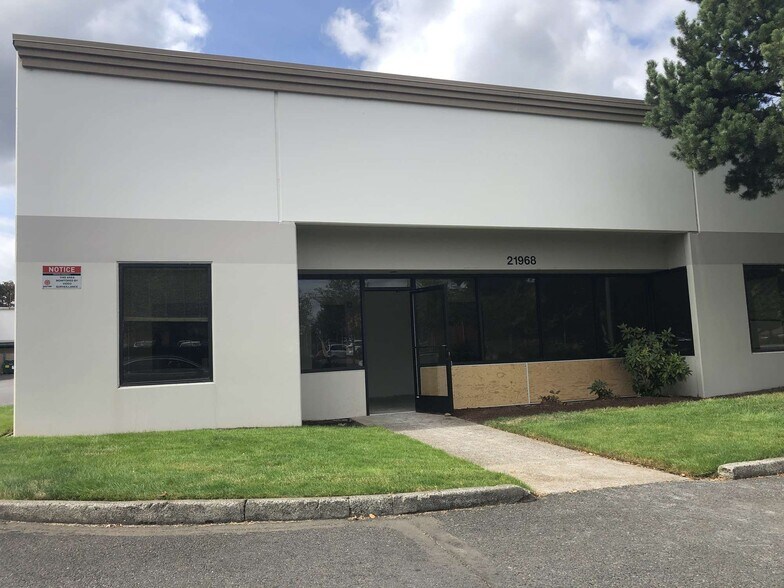 More Photos Of 21910-21968 NE Glisan St, Gresham Unknown For Lease