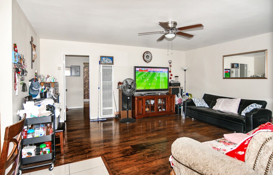 More Photos Of 1003 W Bishop St, Santa Ana Apartments For Sale