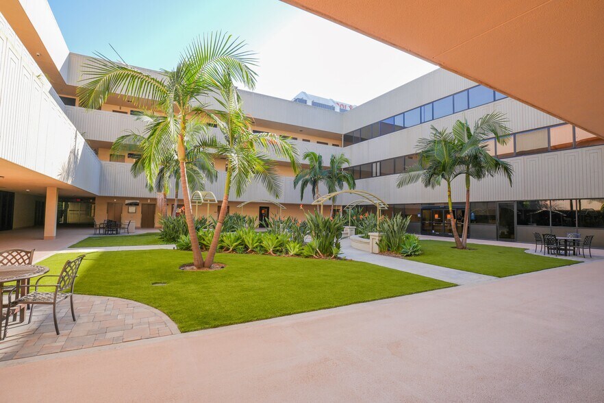 More Photos Of 999 N Tustin Ave, Santa Ana Office For Sale