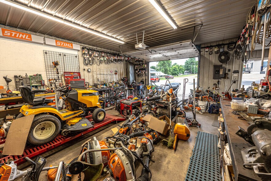 More Photos Of 300 S 2nd St, Lincoln General Retail For Sale