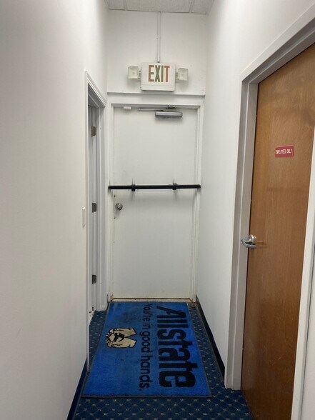 More Photos Of 8028 S Emerson Ave, Indianapolis Storefront For Lease