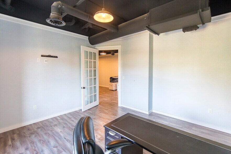 More Photos Of 2050 W County Highway 30A, Santa Rosa Beach Loft Creative Space For Sale