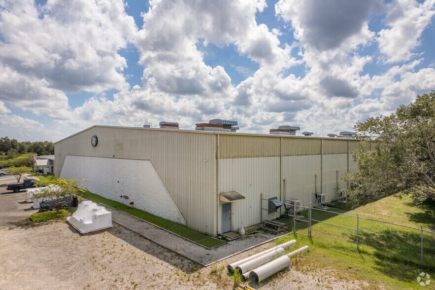 More Photos Of 205 Commercial Dr, Saint Augustine Manufacturing For Sale