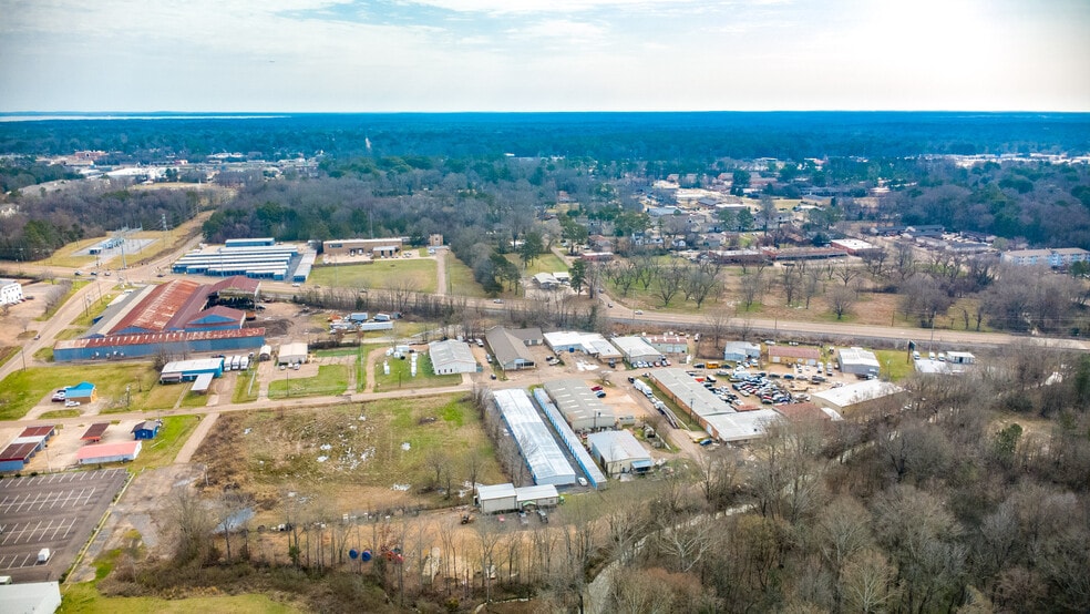 More Photos Of 5849 N Commerce Plz, Jackson Self Storage For Sale