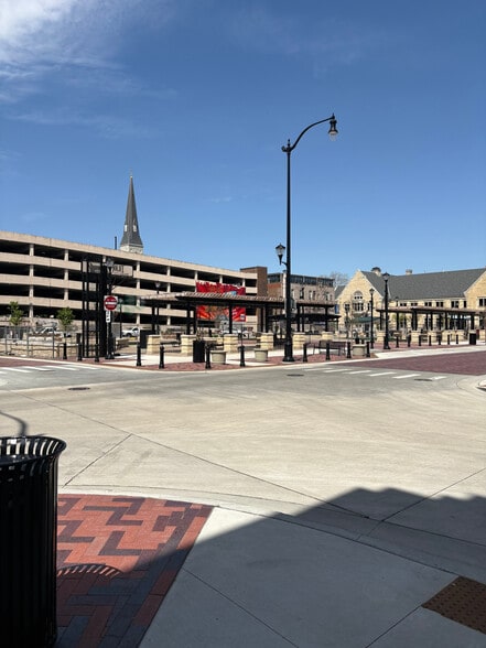 More Photos Of 16-18 W Van Buren St, Joliet Office Residential For Sale