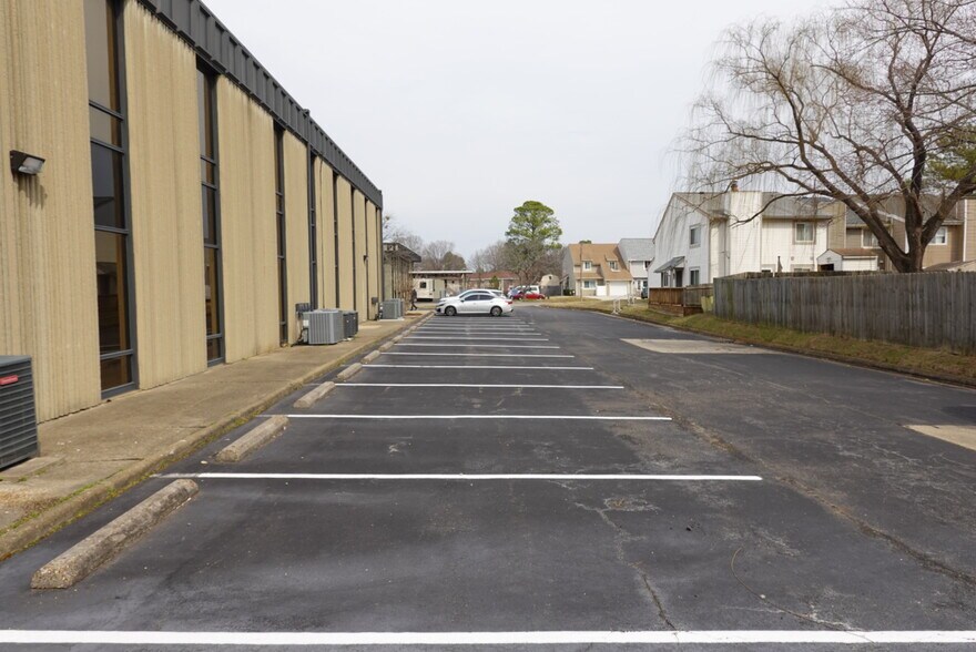 More Photos Of 4190 S Plaza Trl, Virginia Beach Office For Lease