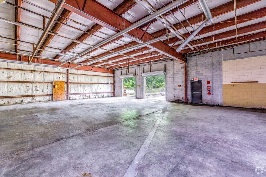 More Photos Of 1070 E Main St, Lake City Industrial For Lease