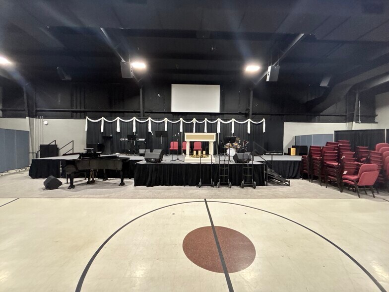 More Photos Of 220 Beaver Rd, Munford Sports And Entertainment For Sale