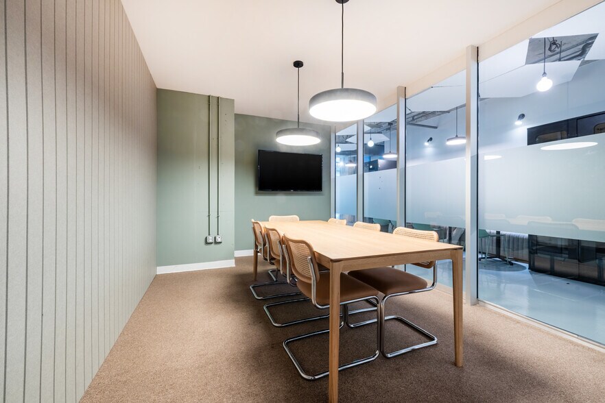 More Photos Of 45 W 67th St, New York Coworking Space