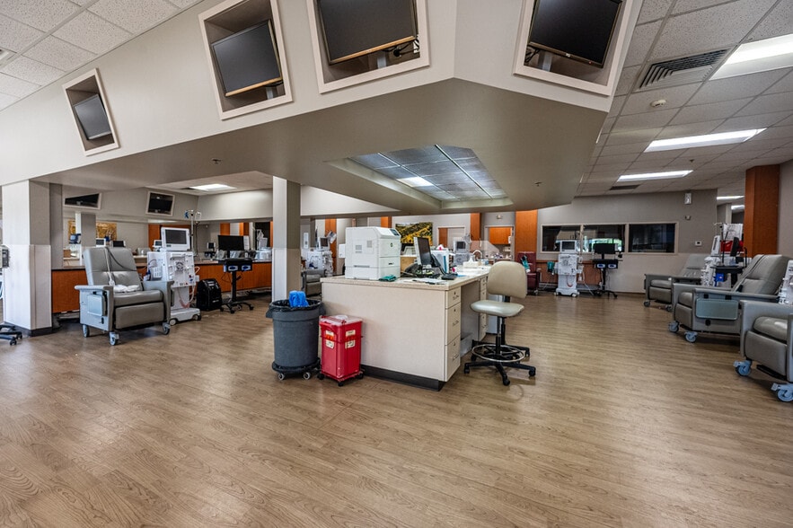 More Photos Of 1312 Professional Blvd, Evansville Medical For Sale