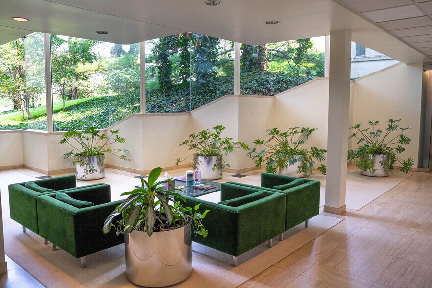 More Photos Of 120 W Saginaw St, East Lansing Medical For Lease