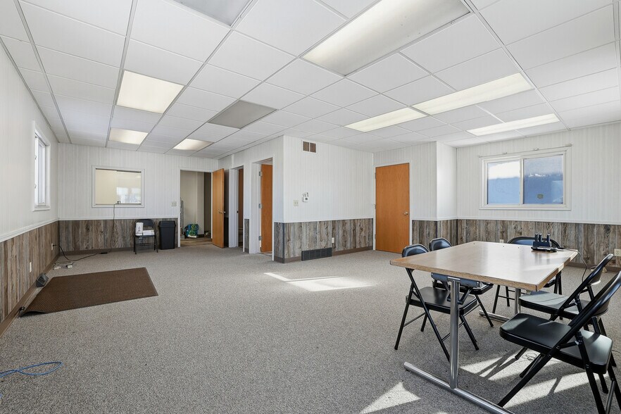 More Photos Of 5500 Prairie Dr, Plover Flex For Sale