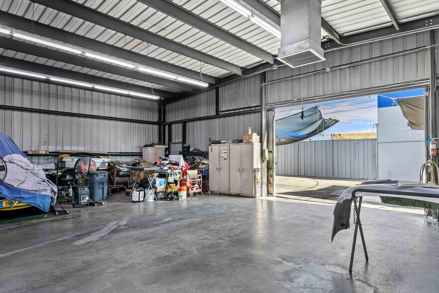 More Photos Of 11782 Sheldon St, Sun Valley Warehouse For Lease