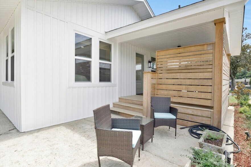 More Photos Of 6682 Ravine St, Milton Office Residential For Sale