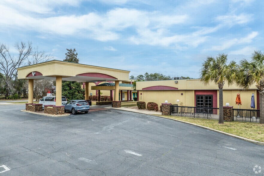More Photos Of 500 Chris Dr, West Columbia Hotel For Sale