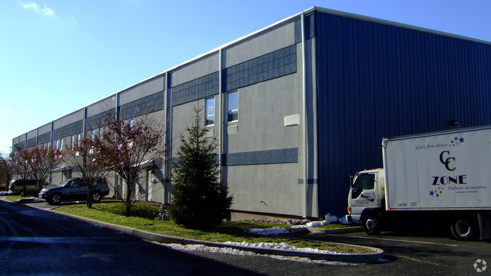 Primary Photo Of 78-82 Henry St, Secaucus Warehouse For Lease