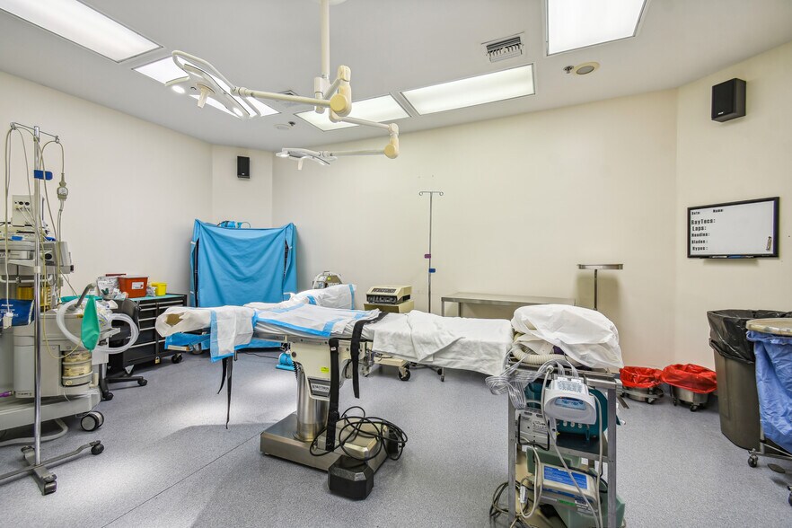 More Photos Of 1879 Nightingale Ln, Tavares Medical For Sale