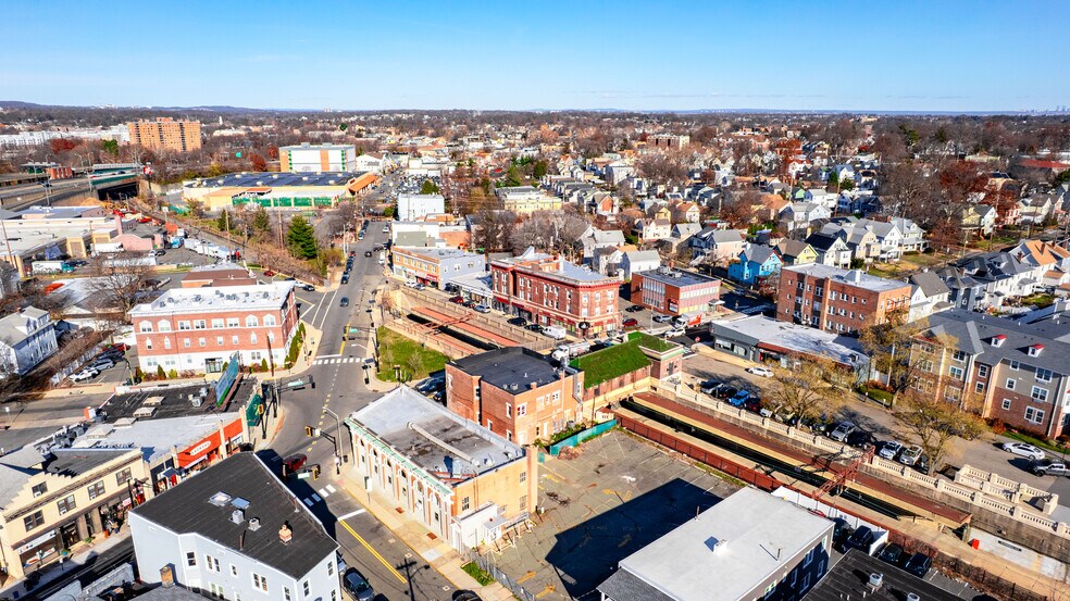 More Photos Of 9 Watsessing Ave, Bloomfield Flex For Sale