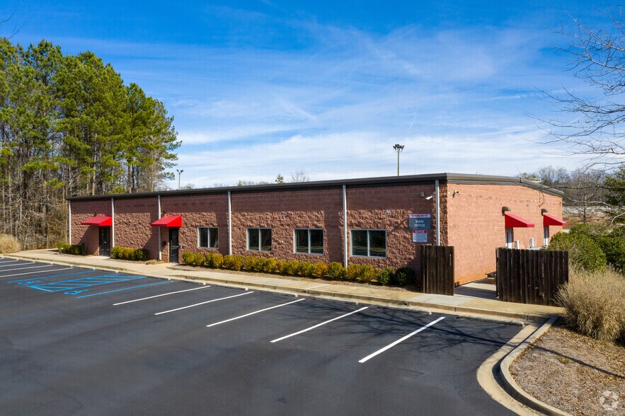 More Photos Of 95 Newnan South Industrial Dr, Newnan Truck Terminal For Lease
