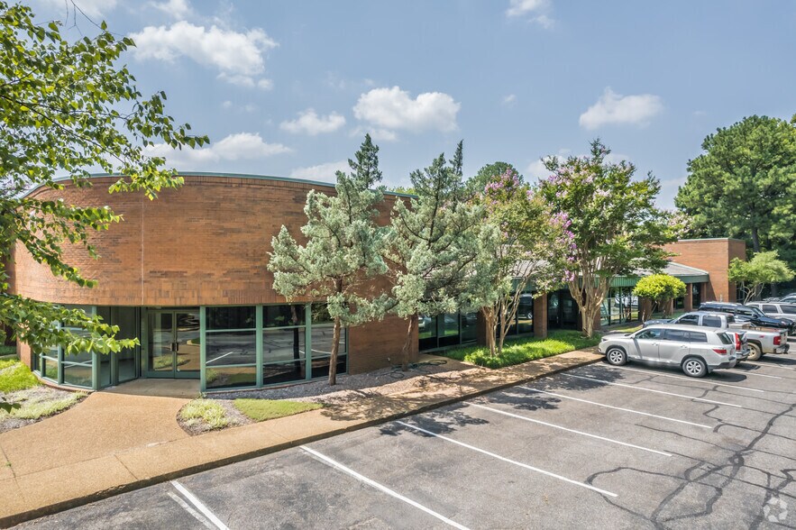 1775 Moriah Woods Blvd, Memphis, TN 38117 Office For Lease