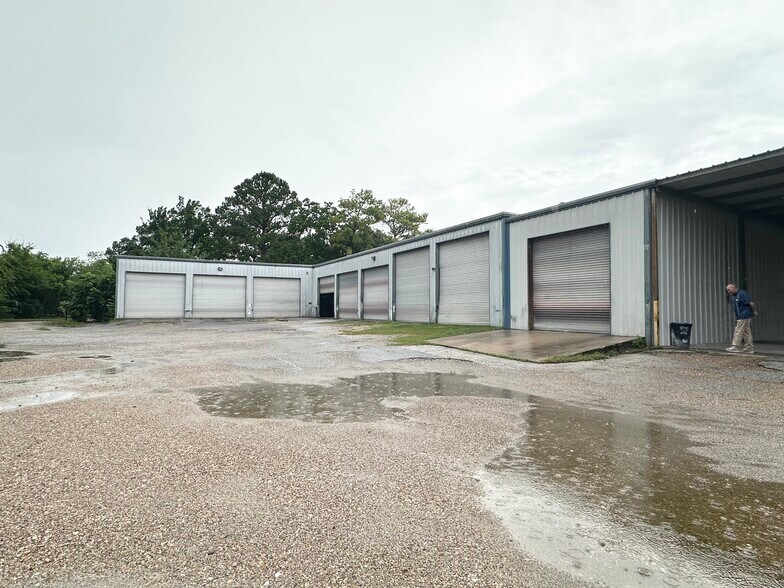 More Photos Of 13626 Ann Louise Rd, Houston Warehouse For Sale