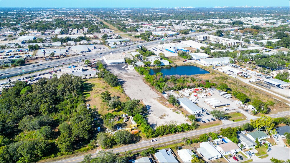 More Photos Of 13755 U.S. Highway 19 N, Clearwater Warehouse For Lease