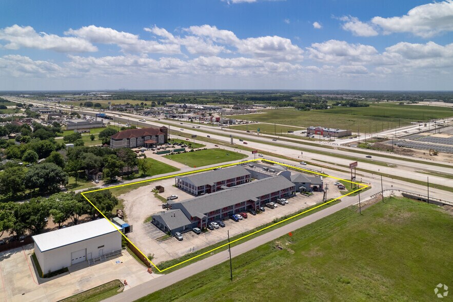 More Photos Of 28382 Southwest Fwy, Rosenberg Hotel For Sale
