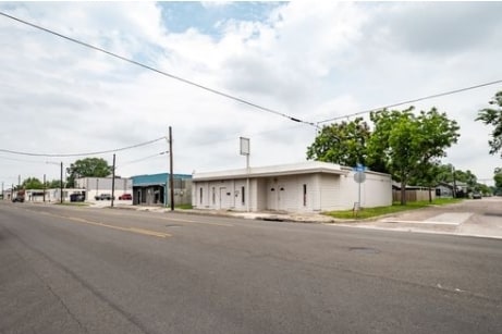 Primary Photo Of 220 E Texas Ave, Baytown Freestanding For Sale