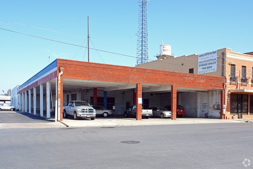 More Photos Of 331 S Flores St, San Antonio Warehouse For Sale