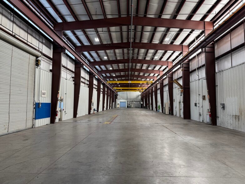 More Photos Of 1121 Buschong St, Houston Warehouse For Lease