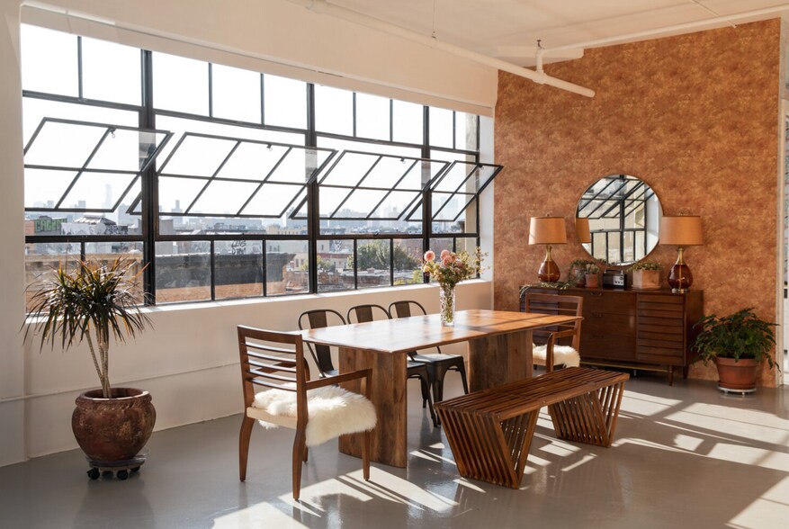 More Photos Of 49 Wyckoff Ave, Brooklyn Warehouse For Lease