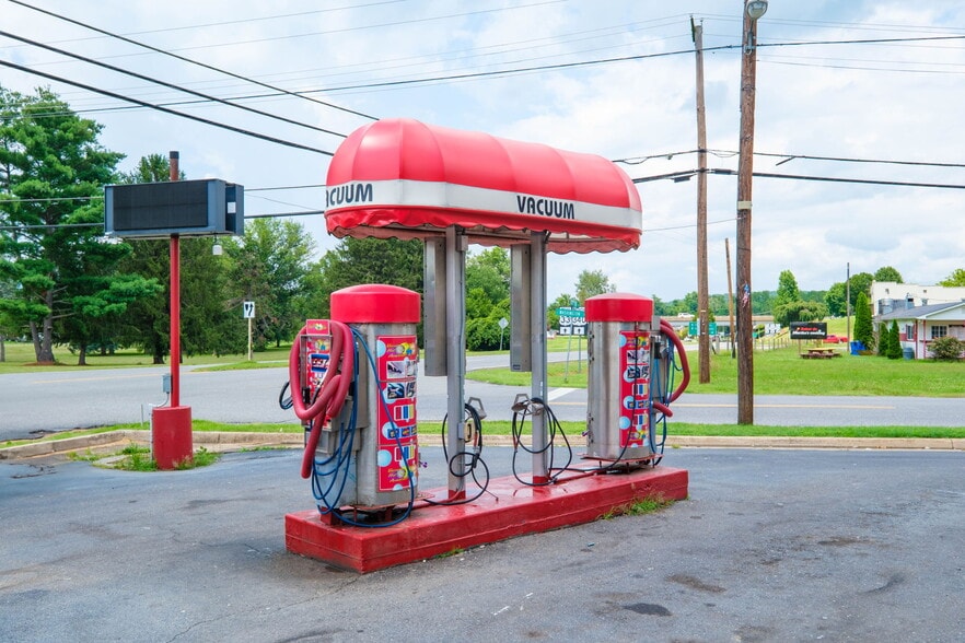 More Photos Of 117 South East Side Hwy, Elkton Carwash For Sale