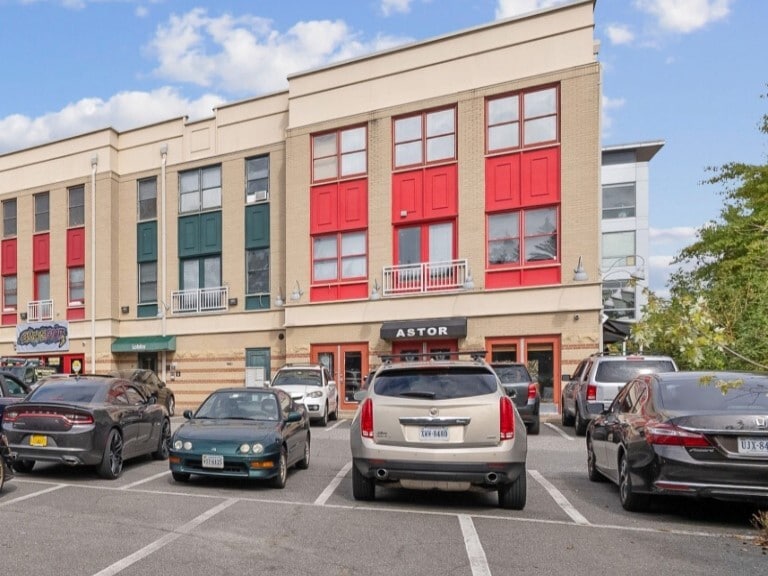 More Photos Of 2300 N Pershing Dr, Arlington Medical For Sale