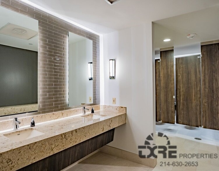 More Photos Of 12400 Coit Rd, Dallas Office For Lease