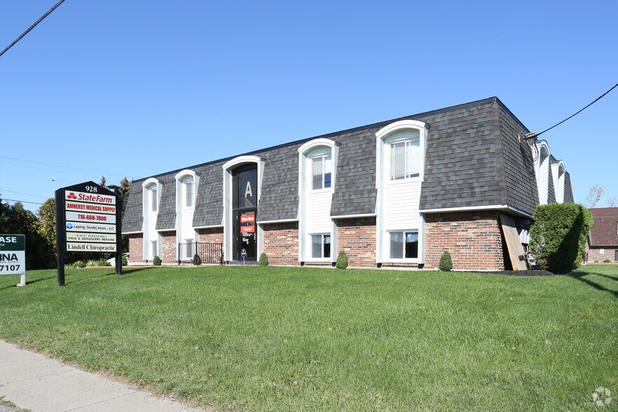 Primary Photo Of 928 French Rd, Cheektowaga Unknown For Lease