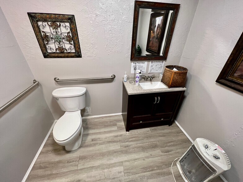 More Photos Of 40212 N Newport Hwy, Elk Warehouse For Sale