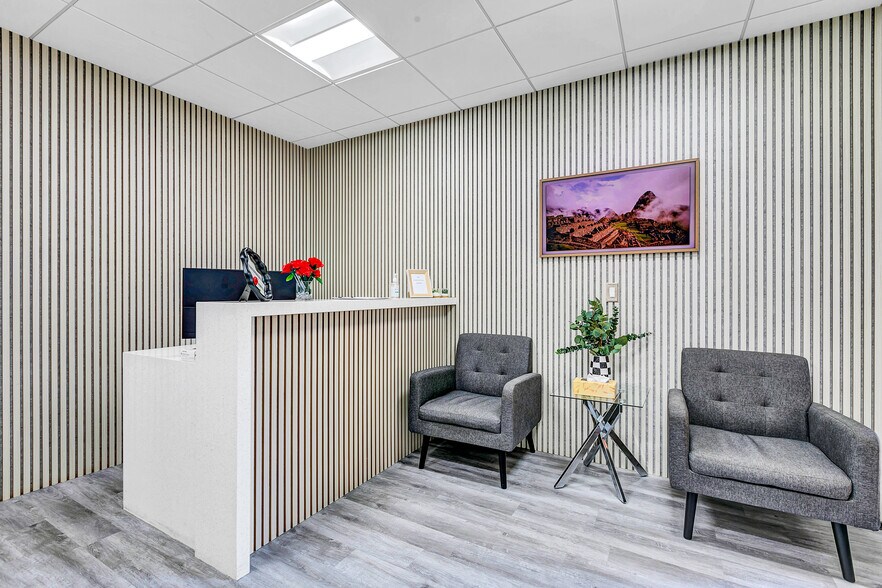 Primary Photo Of 4105 N 20th St, Phoenix Medical For Lease