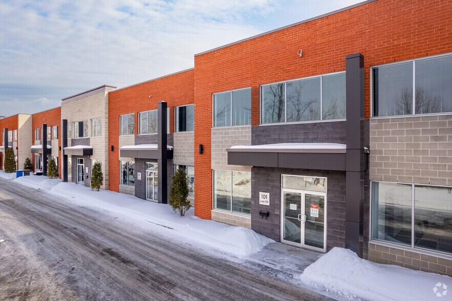 More Photos Of 101 Rue Omer-Deserres, Blainville Warehouse For Lease