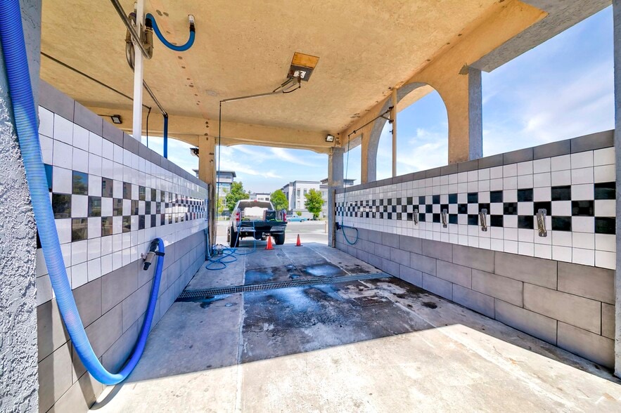 More Photos Of 1352 N Santa Fe Ave, Vista Carwash For Sale