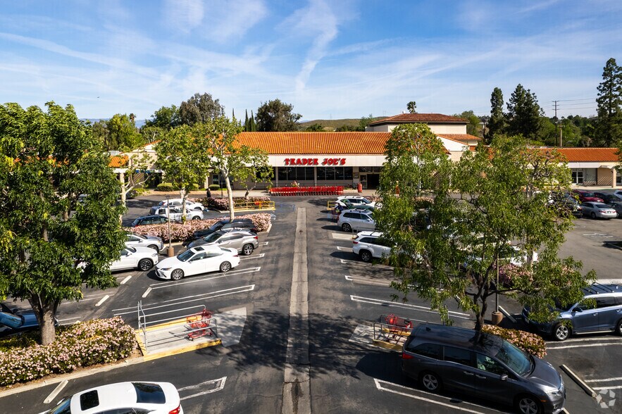 More Photos Of 475 E Avenida de los Arboles, Thousand Oaks Freestanding For Sale