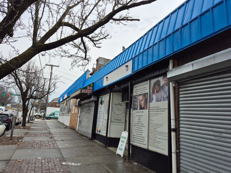 Primary Photo Of 5-7 W Patapsco Ave, Baltimore Bar For Lease