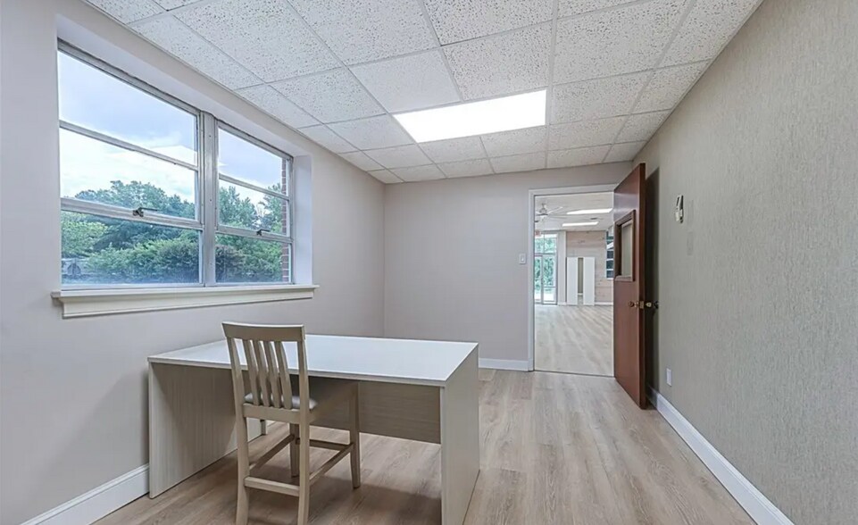 More Photos Of 16186 Beaverdam School Rd, Beaverdam Bank For Sale
