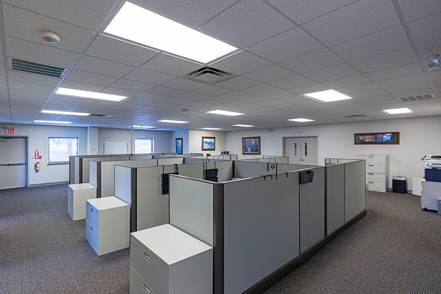 More Photos Of 11 Worth Cir, Johnson City Warehouse For Lease