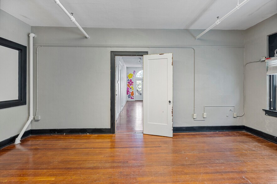 More Photos Of 909 E New Haven Ave, Melbourne Storefront Retail Residential For Lease