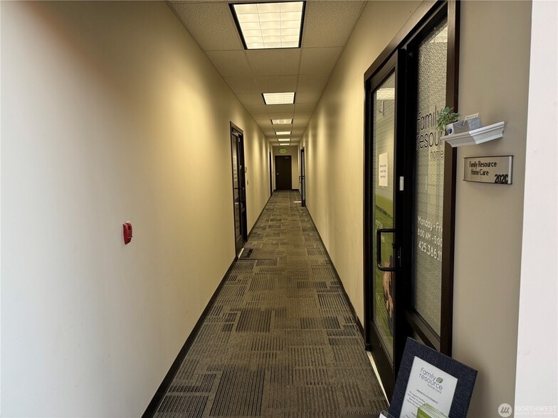 More Photos Of 325 E George Hopper Rd, Burlington Office For Sale