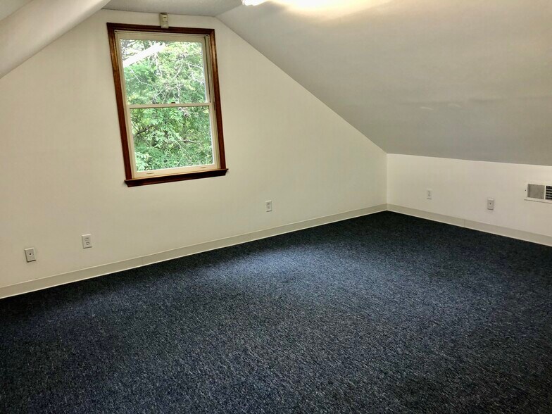 More Photos Of 1222 Hardin Rd, Dallas Manufacturing For Lease