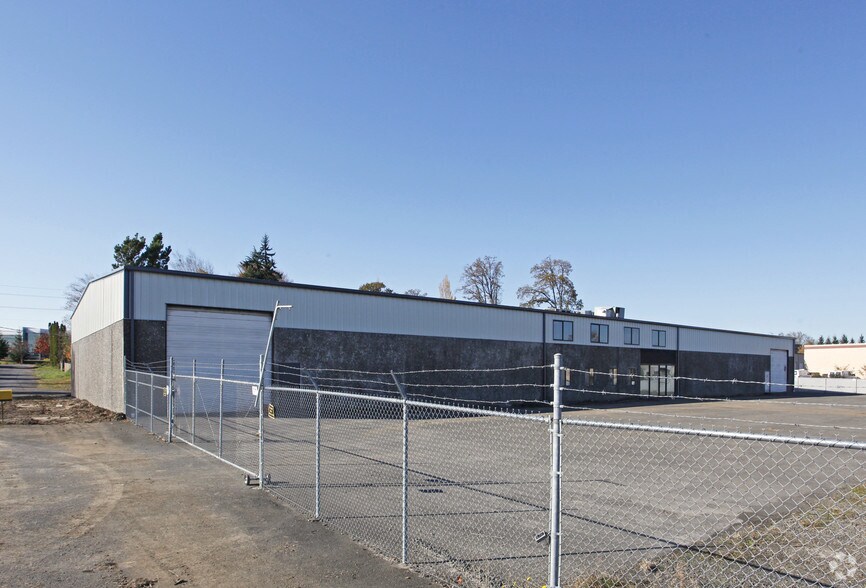 More Photos Of 1800 NE Cornelius Pass Rd, Hillsboro Warehouse For Lease