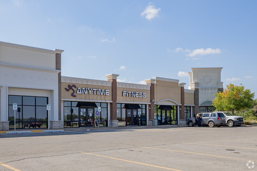 More Photos Of 1700-1726 S Division St, Guthrie General Retail For Lease