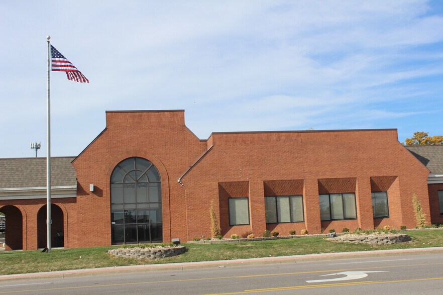 More Photos Of 311 S Main St, O'Fallon Office For Lease